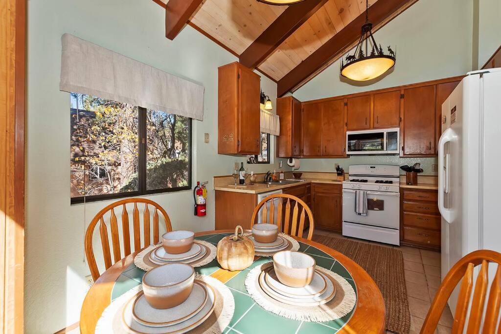 Everwood Serenity Treehouse Ontrail Head/Sledding Villa Big Bear Lake Exteriör bild